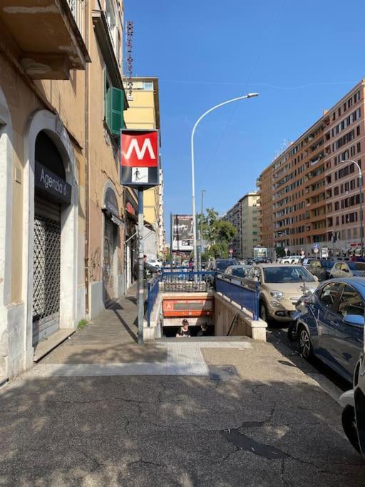 Luminoso Monolocale A 2 Passi Dalla Metro A Roma Exterior foto